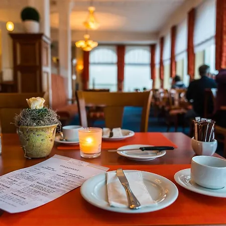 Strandhotel Ostfriesenhof מלון בורקום