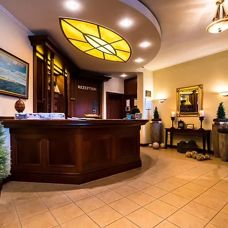 Strandhotel Ostfriesenhof מלון בורקום