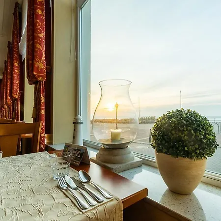 Strandhotel Ostfriesenhof Hotel