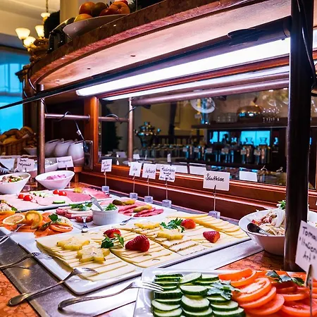 מלון Strandhotel Ostfriesenhof בורקום