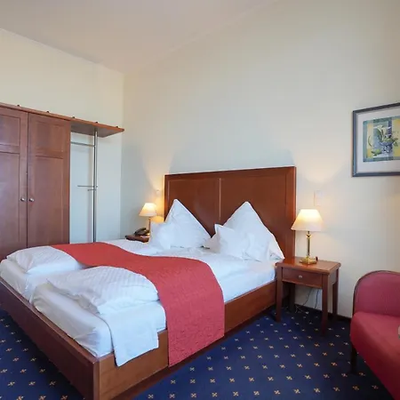 מלון Strandhotel Ostfriesenhof בורקום