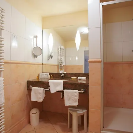 מלון Strandhotel Ostfriesenhof בורקום