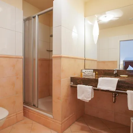 מלון Strandhotel Ostfriesenhof 3*