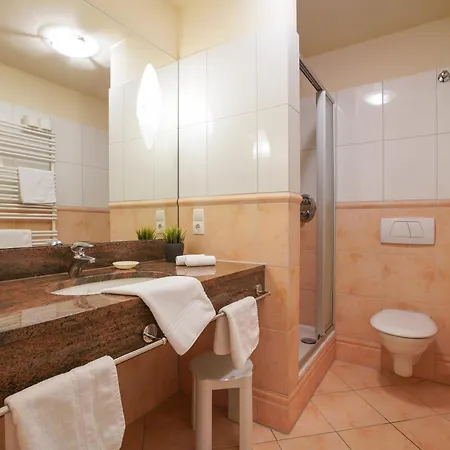 מלון Strandhotel Ostfriesenhof בורקום